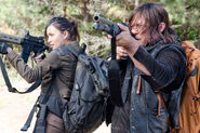 Rosita-and-Daryl-Aim-Their-Guns-in-The-Walking-Dead-Season-6-Episode-14-998x661