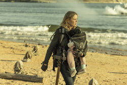 FTWD 7x16 Madison and Mo.jpg