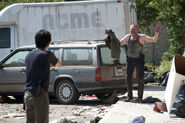 TWD 3x06 Glenn and Merle