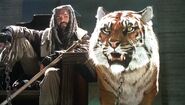 TWD-S7E2-Ezekial-and-Shiva