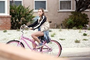 Alicia on bike.jpg (528 КБ)