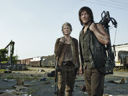 Amc-walking-dead-season-5-carol-daryl