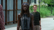 Michonne Sees Simon 709