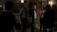 Glenn, The Governor, Merle, Maggie and Caesar 3x07 (2)