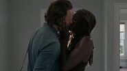 Rick and Michonne Kiss 7x05