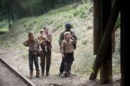 The-walking-dead-4x10-mika-lizzie-tyreese-carol-promo-27 big