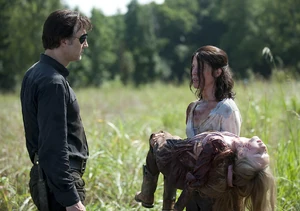 Лилли приносит тело Меган