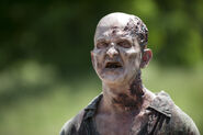 TWD 4x02 Ugly Walker