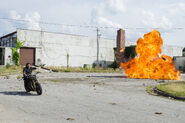 The-walking-dead-episode-801-daryl-reedus-3-935