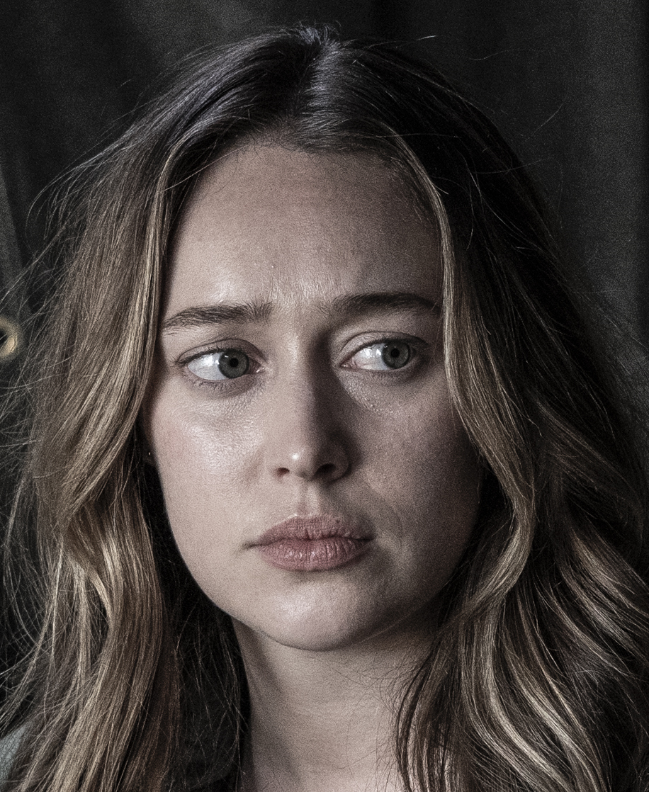 https://static.wikia.nocookie.net/walkingdead/images/5/50/Season_eight_alicia_clark.png/revision/latest?cb=20231120162423