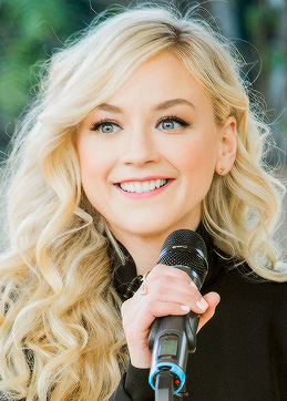 emily kinney