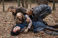 AMC 516 Walkers Attack Glenn