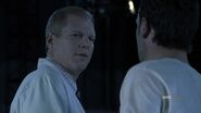 The-Walking-Dead-1x06-TS-19-Dr.-Edwin-Jenner-Cap-04