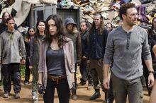 7x10-New-Best-Friends-Rosita-and-Aaron-the-walking-dead-40256948-3600-2384