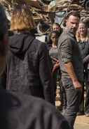 Rick Grimes and junkyard group 7x10