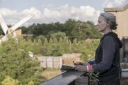 10x04 Carol Watching