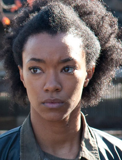 Sonequa Martin-Green 's Sasha Is Walking Dead самый недооцененный персонаж - оригиналы 