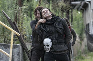 11x09 Carver and Daryl