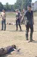 TWD 208 Rick Sophia Corpse