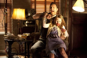 Губернатор со своей дочерью-зомби