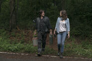 9x03 Maggie and Daryl planning something