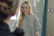 Emily-kinney-the-walking-dead-slabtown