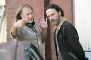 Greg-nicotero-walking-dead-special-effects-season-4-826x551