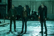 Dead City 1x01 Three Veterans