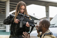 4x06 Alicia aiming at Morgan