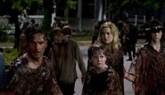 Rick-Sam-Jessie-Carl-The-Walking-Dead-609