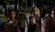 Rick-Sam-Jessie-Carl-The-Walking-Dead-609