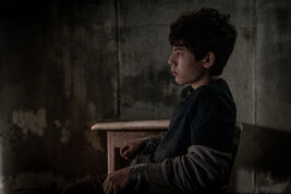 Dead City 2x03 Captured