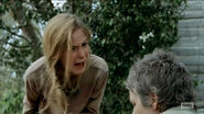 Walking-Dead-The-Grove-Carol-kills-zombie-Lizzie-snaps