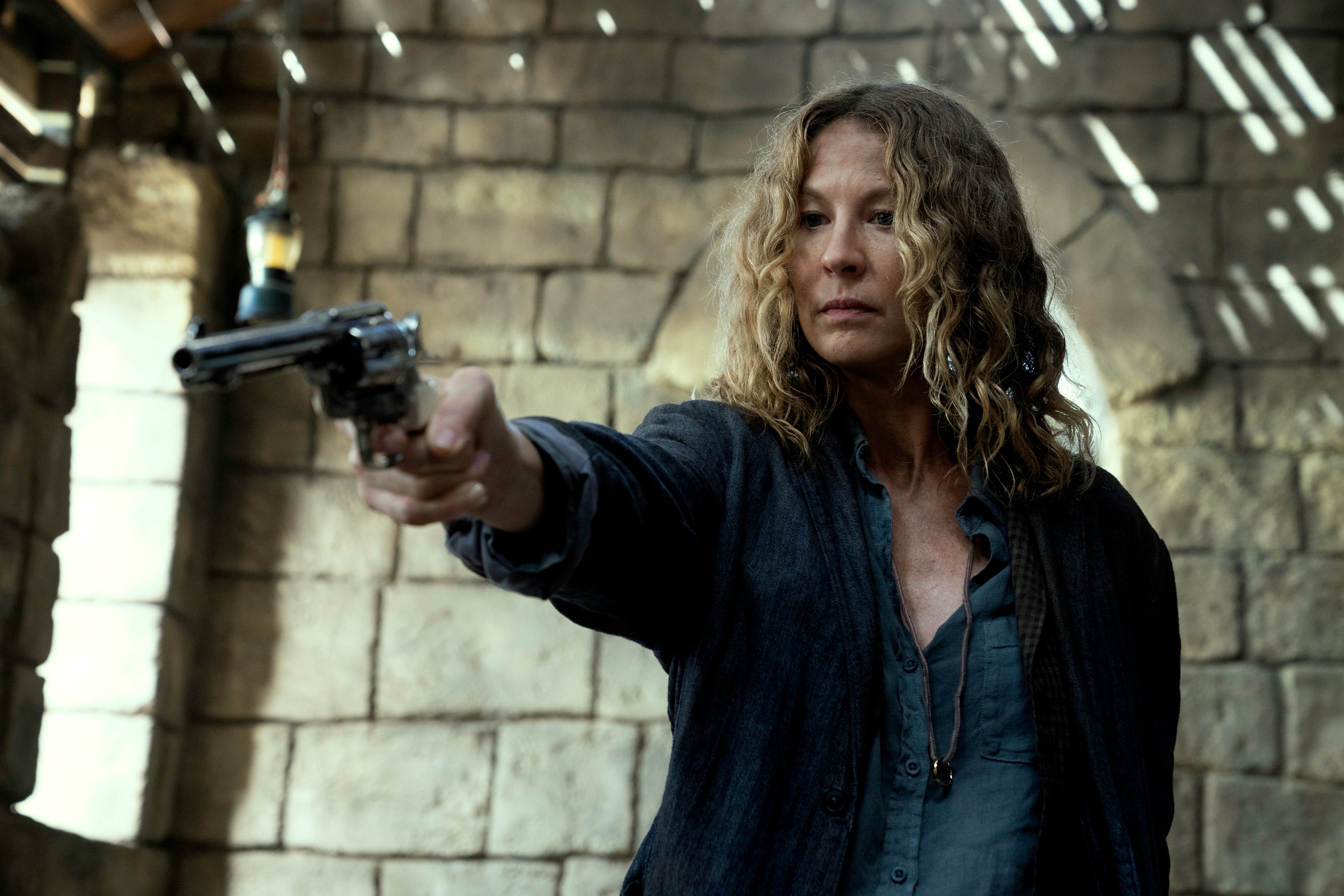 Fear The Walking Dead 6x2: Virginia reúne um exército (RECAP)