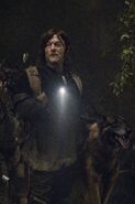 11x02 Daryl and Dog