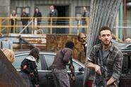 The-walking-dead-episode-801-aaron-marquand-3-935