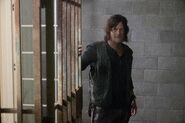 10x07 Daryl in cell