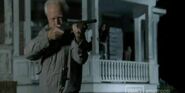 The-Walking-Dead-Season-2-Finale-Pictures-5-600x300