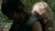 Beth hugging Daryl from behind so cute