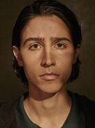 Fear-the-walking-dead-season-1-christopher-henrie-cast-portrait-658