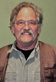 Peter Larson 2014 (cropped)