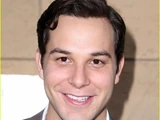 Skylar Astin