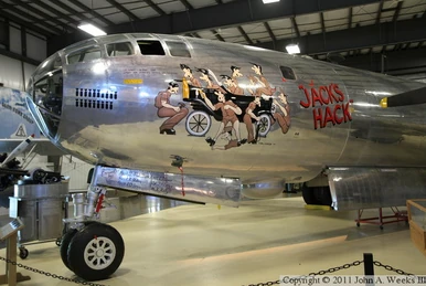 化石　B-17 B-17フライングフォートレス（シルバー）スーパーディテール1600