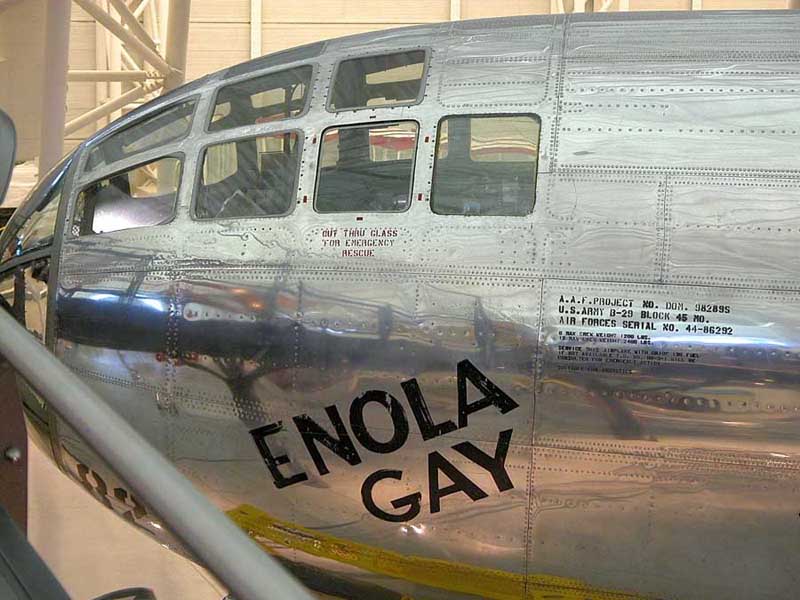 b29 enola gay hangar inside