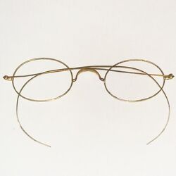 Wilhelm Kühne's Glasses | Warehouse 13 Artifact Database Wiki | Fandom