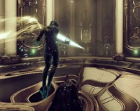 Um Tenno realizando transcendência enquanto o Warframe está inerte no chão.