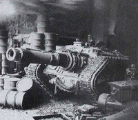 Destroyer Tank Hunter of the Valhallan Ice Warriors guarding a fuel depot