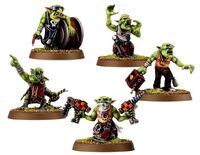 A Gretchin Mek Gun crew