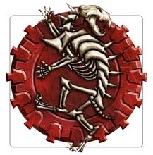 Legio Vulpa alternate Legion badge depicting the deadly creature known as a Vorpus Sabrefang, which is native to the Legion's homeworld of Yythe.