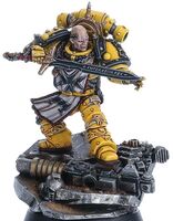 First Captain Sigismund of the Imperial Fists Legion; note the Raptor Imperialis located on the left knee plate, indicating that the first captain has fought in battle alongside the Emperor of Mankind